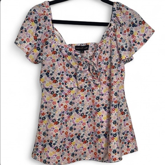 Almost Famous Women's Floral Top with Multicolor Design size Small - Picture 1 of 4